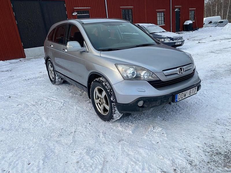 Begagnad Honda CR-V 150 HK (110 kW) 2006 Silver SUV