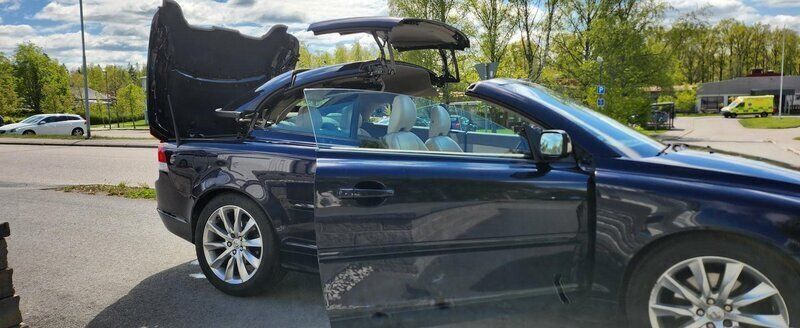 Blå Begagnad 2006 Volvo C70 Cab | 58 000 kr (Superpris) - Bild 1/4