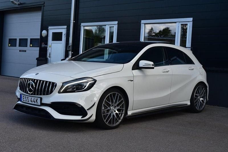 Begagnad 2018 Mercedes A45 AMG AMG Halvkombi | 279 900 kr (Superpris) - Bild 1/4