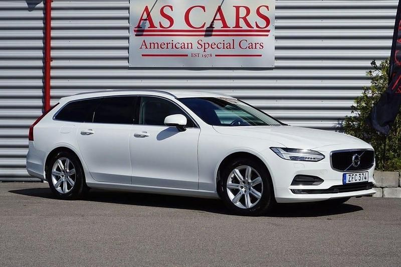Vit Begagnad 2018 Volvo V90 Momentum Kombi | 219 000 kr (Marknadspris) - Bild 1/4