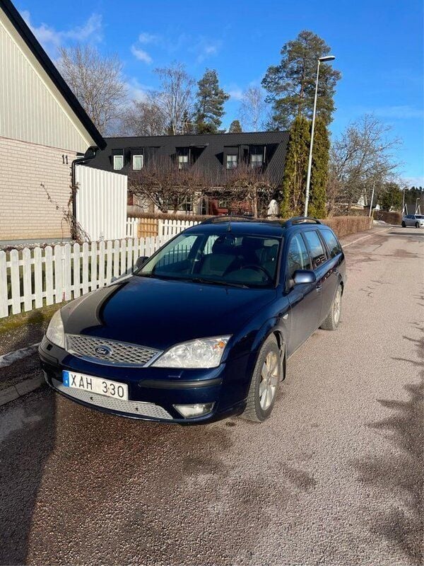 Blå Begagnad 2006 Ford Mondeo Kombi | 14 000 kr (Marknadspris) - Bild 1/4