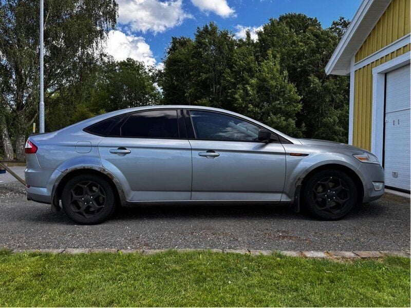 Grå Begagnad 2008 Ford Mondeo Titanium Halvkombi | 30 000 kr - Bild 1/4