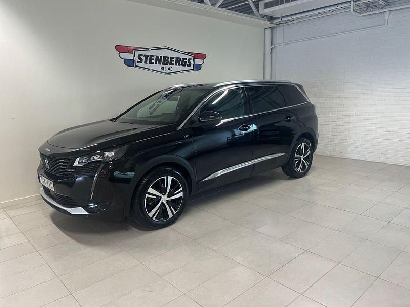 Svart Begagnad 2024 Peugeot 5008 GTi Minibuss | 319 900 kr (Marknadspris) - Bild 1/4