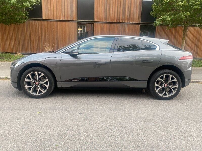 Grå Begagnad 2019 Jaguar I-Pace SUV | 319 700 kr (Bra pris) - Bild 1/4