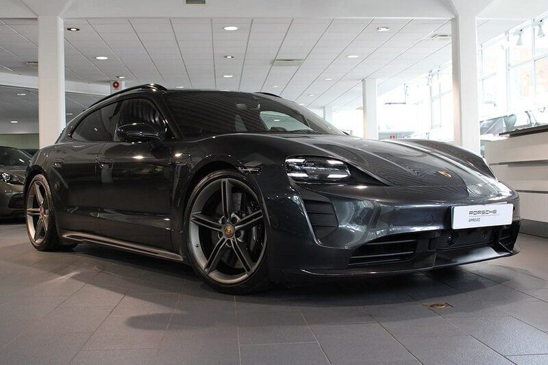 Grå Begagnad 2022 Porsche Taycan Turbo S Sport Turismo Sedan | 1 395 000 kr - Bild 1/4