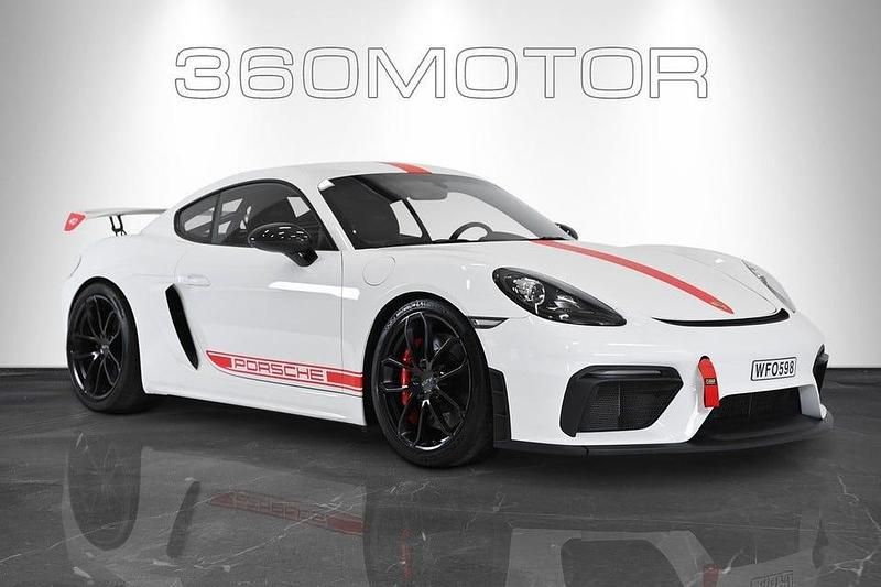 Vit Begagnad 2020 Porsche 718 Cayman GT4 Sportkupé | 1 049 000 kr (Superpris) - Bild 1/4