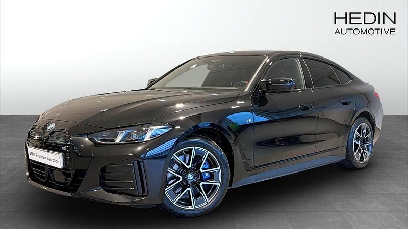 Begagnad 2025 BMW i4 Comfort Edition Sedan | 768 700 kr - Bild 1/4