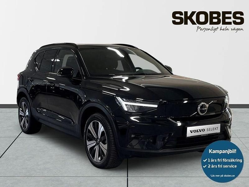 Svart Begagnad 2023 Volvo XC40 Plus SUV | 349 400 kr - Bild 1/3