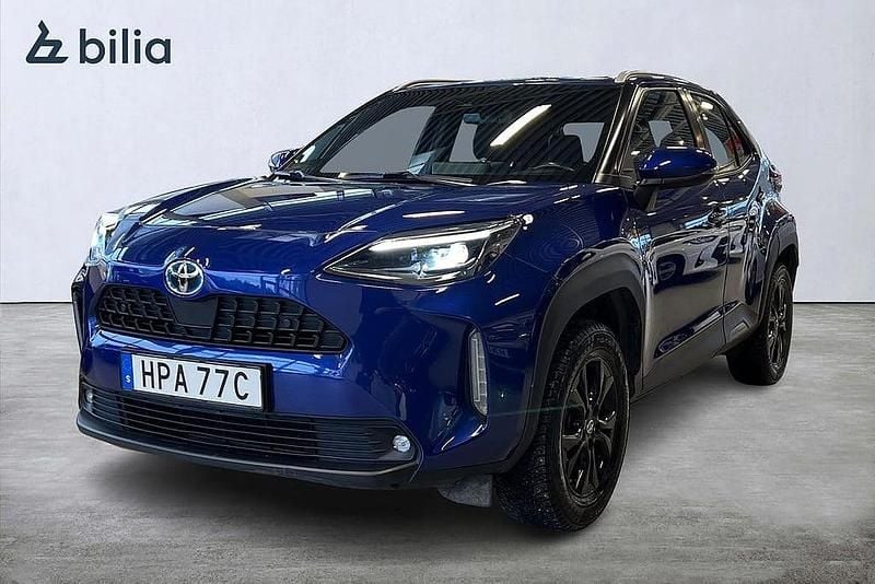 Blå Begagnad 2022 Toyota Yaris Cross Active SUV | 284 900 kr (Lite dyr) - Bild 1/3