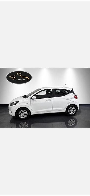 Begagnad Hyundai i10 Essential 67 HK (49 kW) 2022 Vit Halvkombi