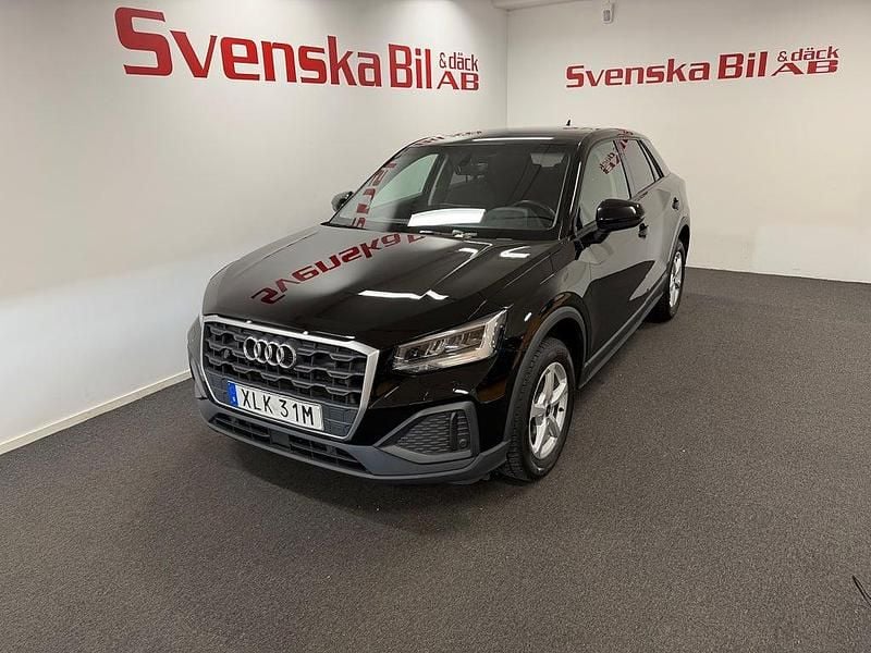 Svart Begagnad 2023 Audi Q2 Proline SUV | 239 000 kr (Marknadspris) - Bild 1/4