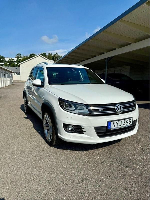 Vit Begagnad 2016 VW Tiguan Sportline SUV | 180 000 kr (Bra pris) - Bild 1/4
