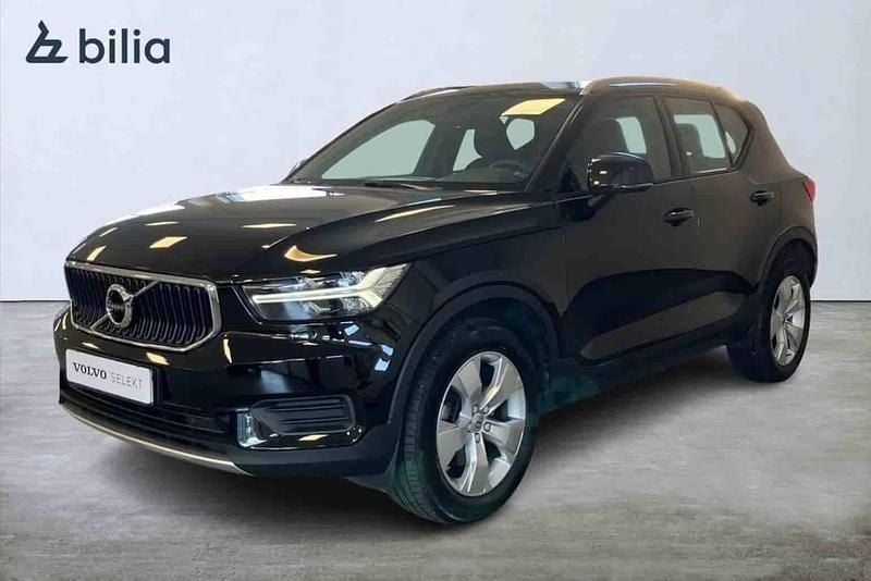 Svart Begagnad 2021 Volvo XC40 Momentum SUV | 259 900 kr (Marknadspris) - Bild 1/1