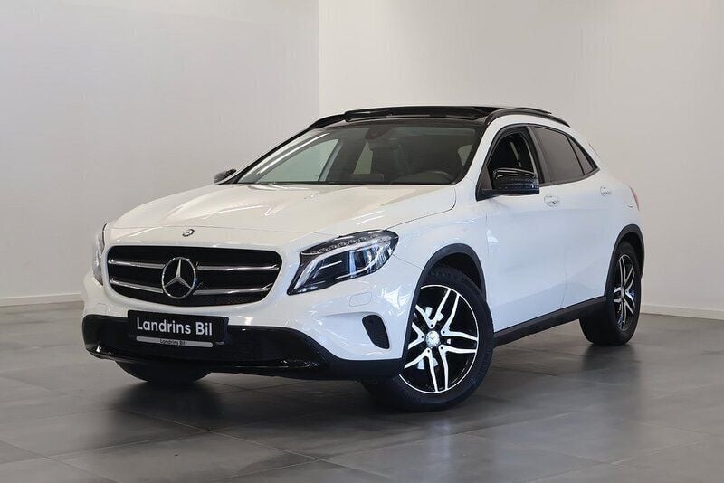 Vit Begagnad 2016 Mercedes GLA200 Night SUV | 198 700 kr (Bra pris) - Bild 1/4