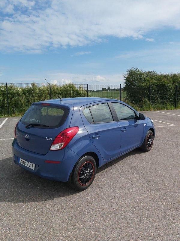 Begagnad 2014 Hyundai i20 Select Halvkombi | 65 000 kr - Bild 1/4