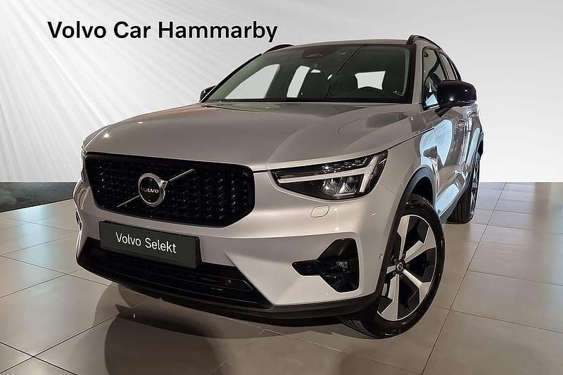Begagnad 2025 Volvo XC40 SUV | 404 900 kr (Marknadspris) - Bild 1/3