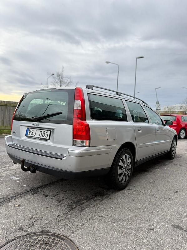 Begagnad 2005 Volvo V70 Kombi | 15 000 kr (Superpris) - Bild 1/4