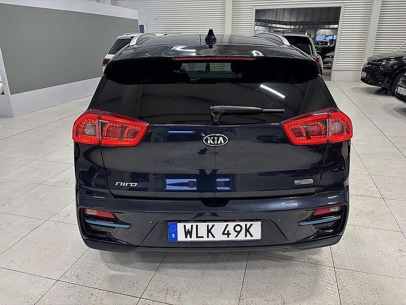 Begagnad Kia e-Niro 150 kW (204 HK) 2019 Blå SUV