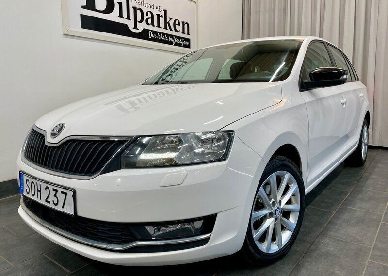 Vit Begagnad 2018 Skoda Rapid Halvkombi | 119 900 kr (Marknadspris) - Bild 1/3