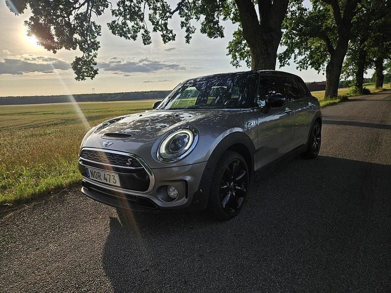 Grå Begagnad 2016 Mini Cooper S Clubman Kombi | 137 900 kr (Bra pris) - Bild 1/4