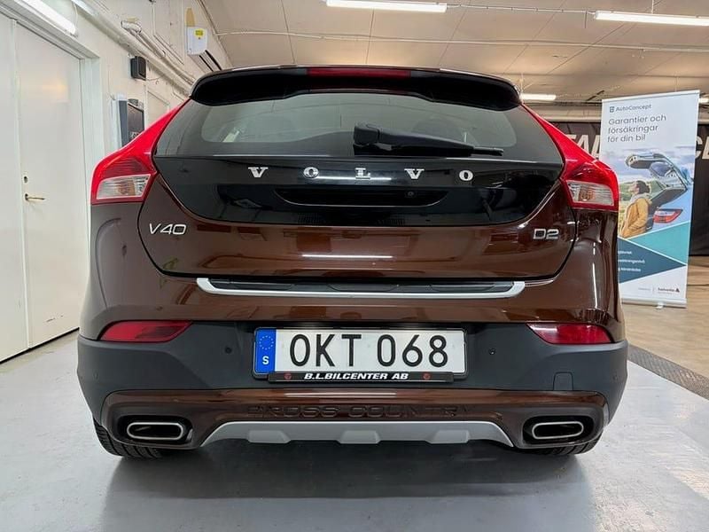Begagnad Volvo V40 CC 120 HK (88 kW) 2017 Kombi