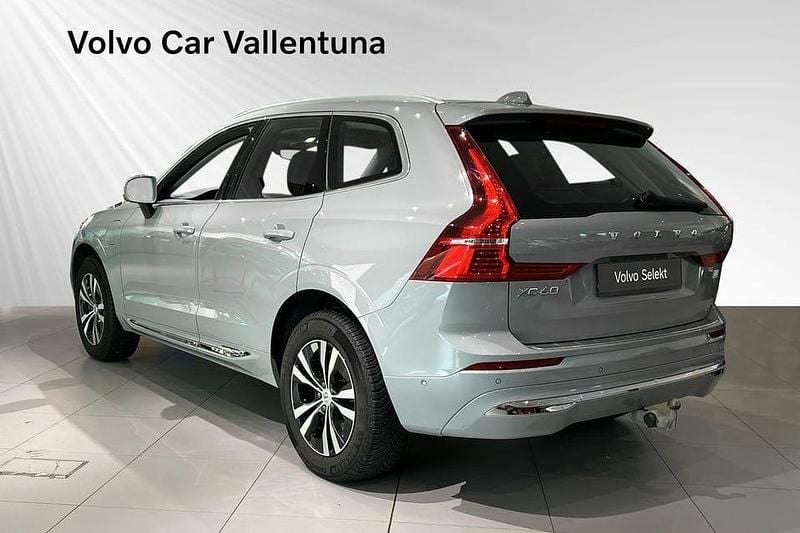 Begagnad Volvo XC60 Core 355 HK (261 kW) 2024 Grå SUV