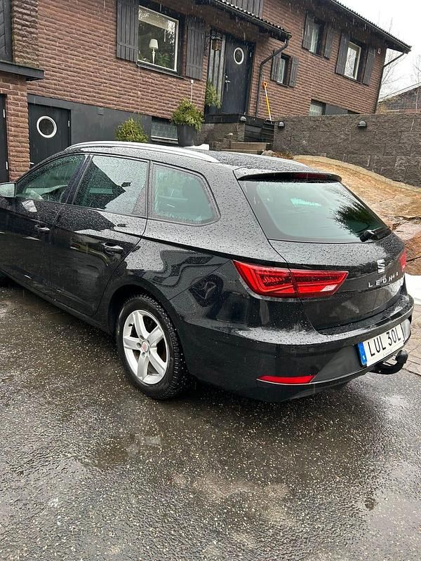 Begagnad Seat Leon ST FR 115 HK (84 kW) 2020 Kombi