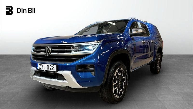 Mörkblå (blå) Begagnad 2023 VW Amarok Style Pickup | 634 900 kr (Bra pris) - Bild 1/4