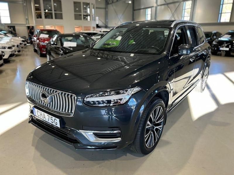 Grå Begagnad 2021 Volvo XC90 Inscription SUV | 509 900 kr - Bild 1/4