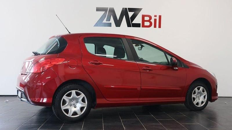 Begagnad Peugeot 308 112 HK (82 kW) 2011 Röd