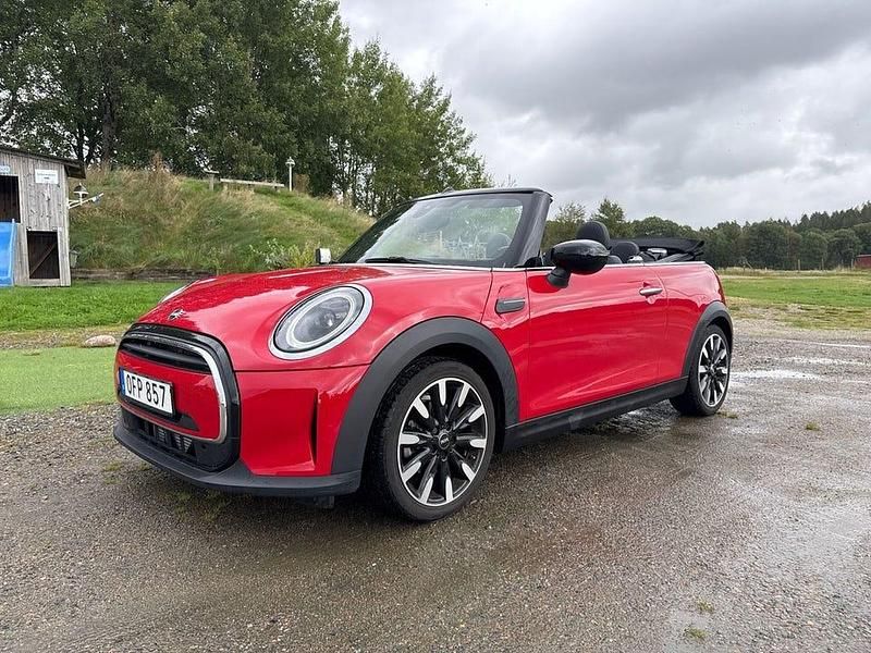 Röd Begagnad 2021 Mini Cooper Cabriolet Cab | 275 000 kr (Marknadspris) - Bild 1/4