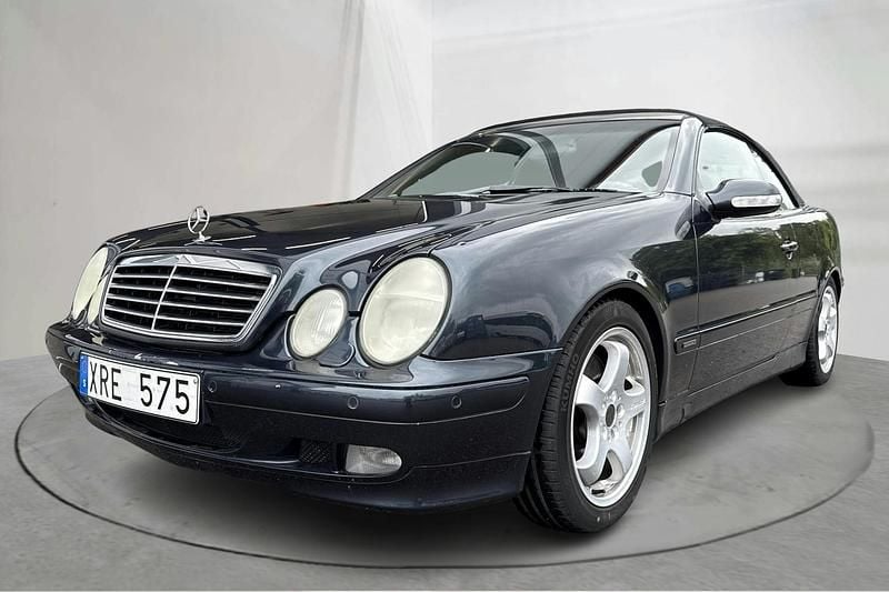 Mörkblå Begagnad 2000 Mercedes CLK430 Cab | 65 000 kr - Bild 1/4