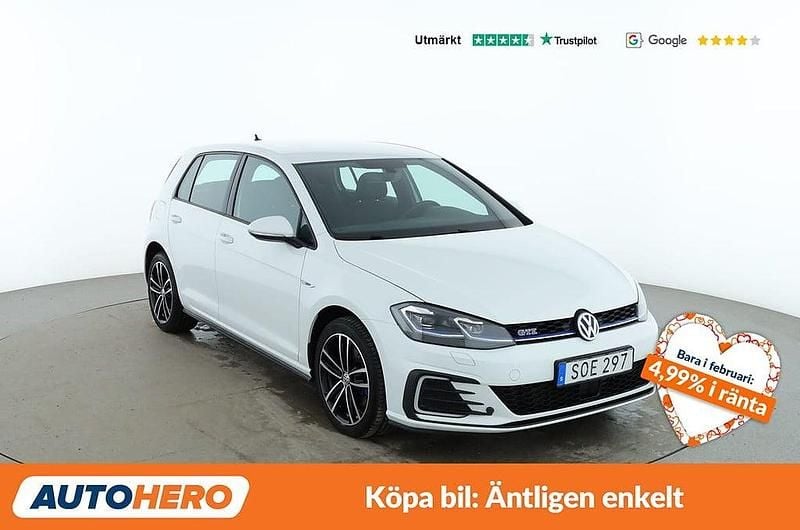 Begagnad VW Golf VII GTE 207 HK (152 kW) 2017 Vit Halvkombi