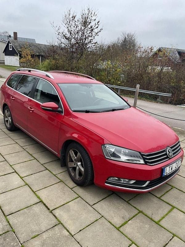 Röd Begagnad 2012 VW Passat GT Kombi | 55 000 kr (Marknadspris) - Bild 1/4
