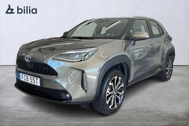 Grön Begagnad 2022 Toyota Yaris Cross Active SUV | 279 900 kr (Marknadspris) - Bild 1/4