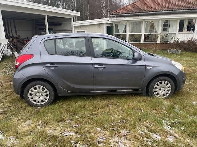 Begagnad 2009 Hyundai i20 Select Halvkombi | 29 999 kr (Bra pris) - Bild 1/4