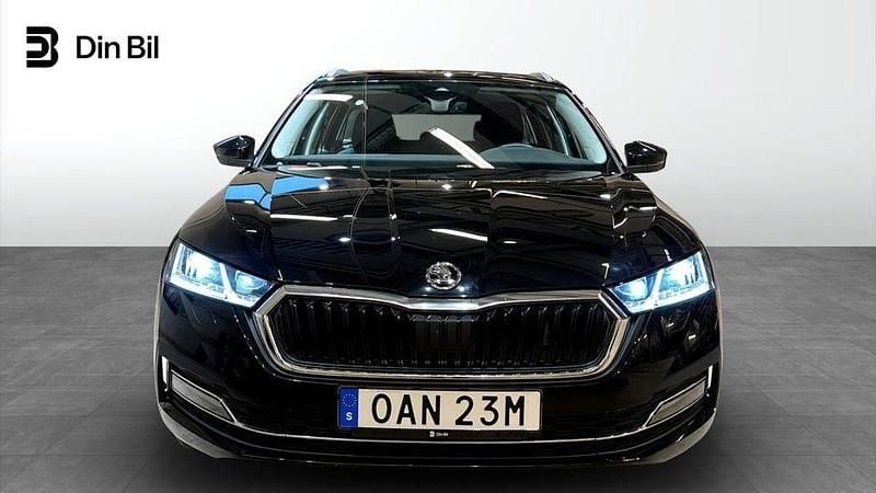 Begagnad Skoda Octavia Style 150 HK (110 kW) 2024 Black magic pärleffekt me Kombi