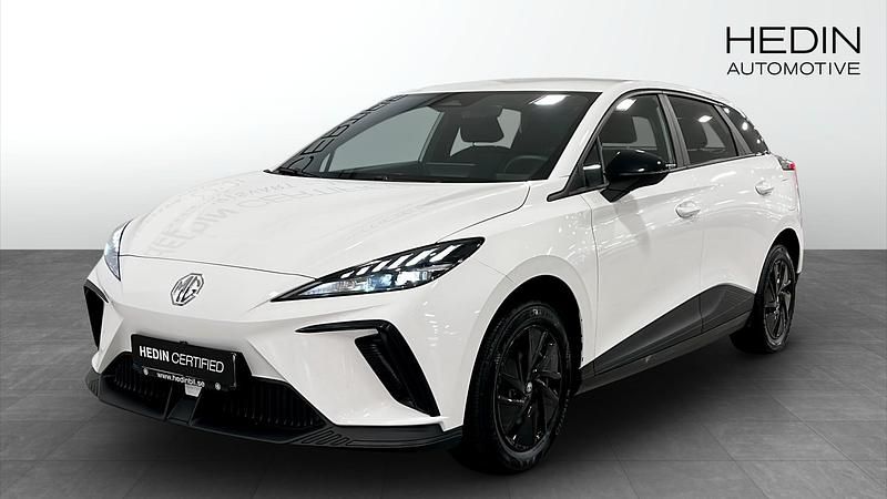 Vit (white) Begagnad 2023 MG MG4 EV Halvkombi | 259 900 kr (Marknadspris) - Bild 1/4