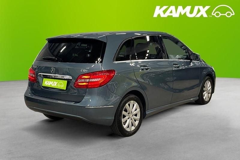 Begagnad Mercedes B200 Business 136 HK (100 kW) 2013 Blå Minibuss