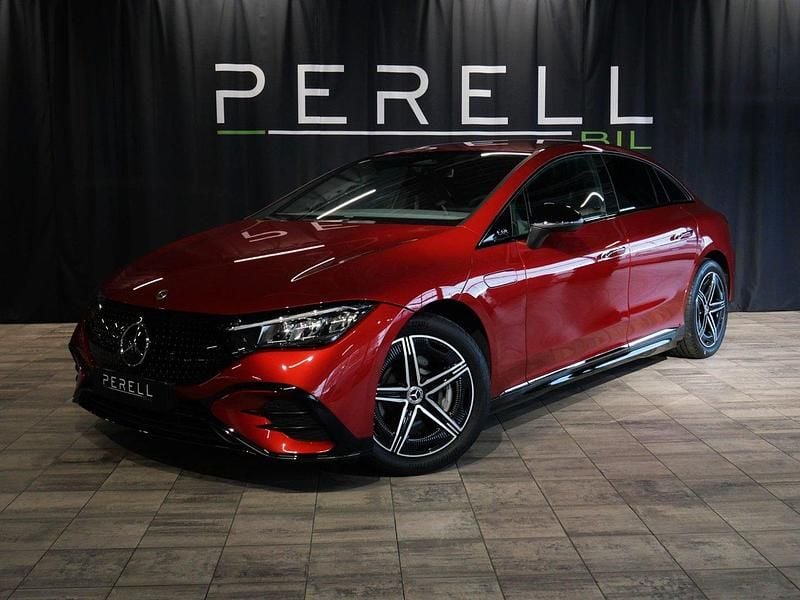 Röd Begagnad 2022 Mercedes EQE300 AMG Sedan | 529 000 kr (Lite dyr) - Bild 1/4