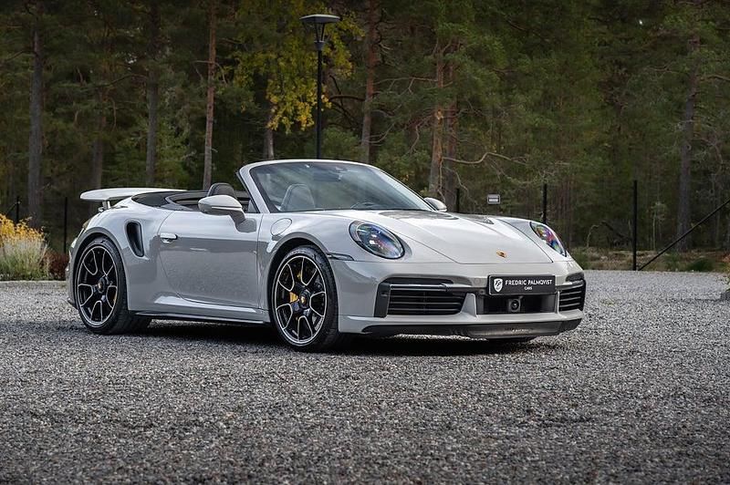 Begagnad Porsche 911 Turbo S Cabriolet 650 HK (478 kW) 2023 Ljusgrå Cab