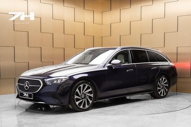 Blå Begagnad 2024 Mercedes E300 Avantgarde Kombi | 529 900 kr (Marknadspris) - Bild 1/4