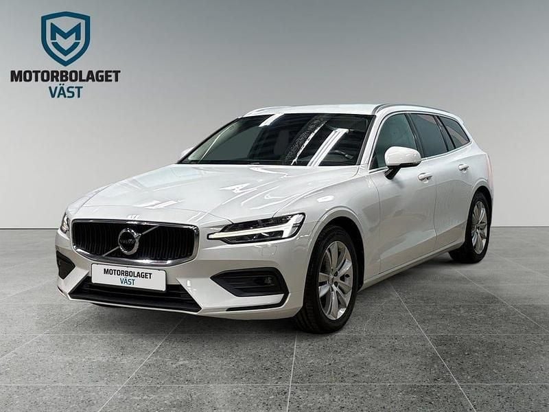 Vit Begagnad 2020 Volvo V60 Momentum Kombi | 279 400 kr (Superpris) - Bild 1/4