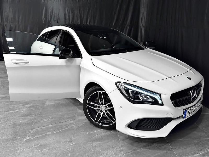 Begagnad Mercedes CLA220 Shooting Brake AMG 177 HK (130 kW) 2016 Vit Kombi