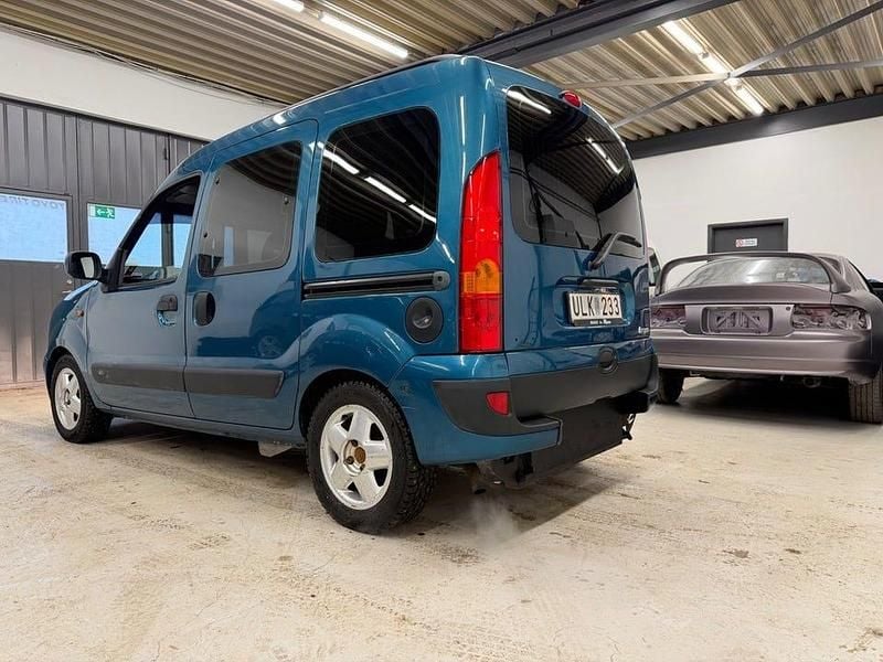 Begagnad Renault Kangoo 82 HK (60 kW) 2004 Blå Minibuss