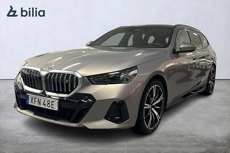 Ny BMW i5 Comfort Edition 250 kW (340 HK) 2026 Grå Kombi