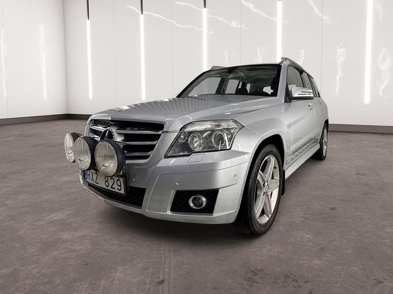 Silver Begagnad 2009 Mercedes GLK320 SUV | 119 900 kr (Lite dyr) - Bild 1/4