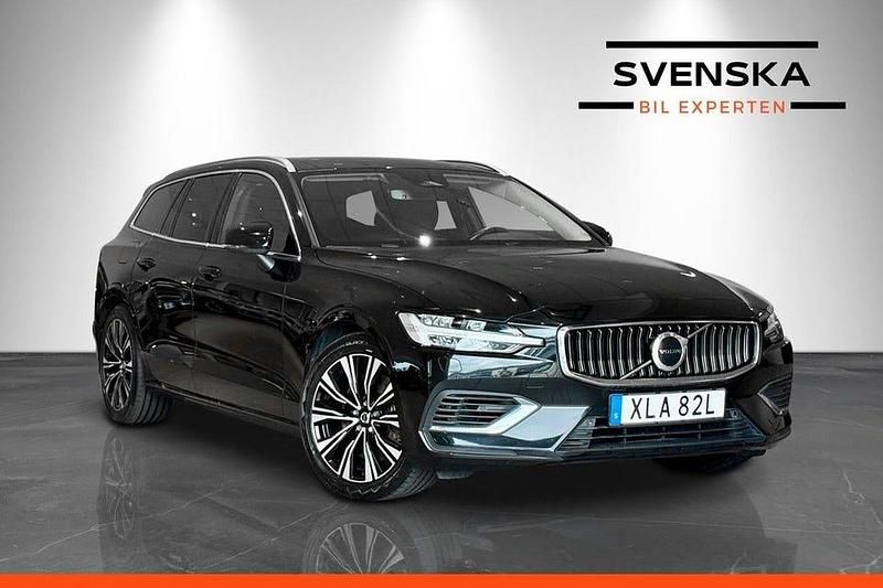 Svart Begagnad 2023 Volvo V60 Kombi | 327 900 kr (Marknadspris) - Bild 1/4