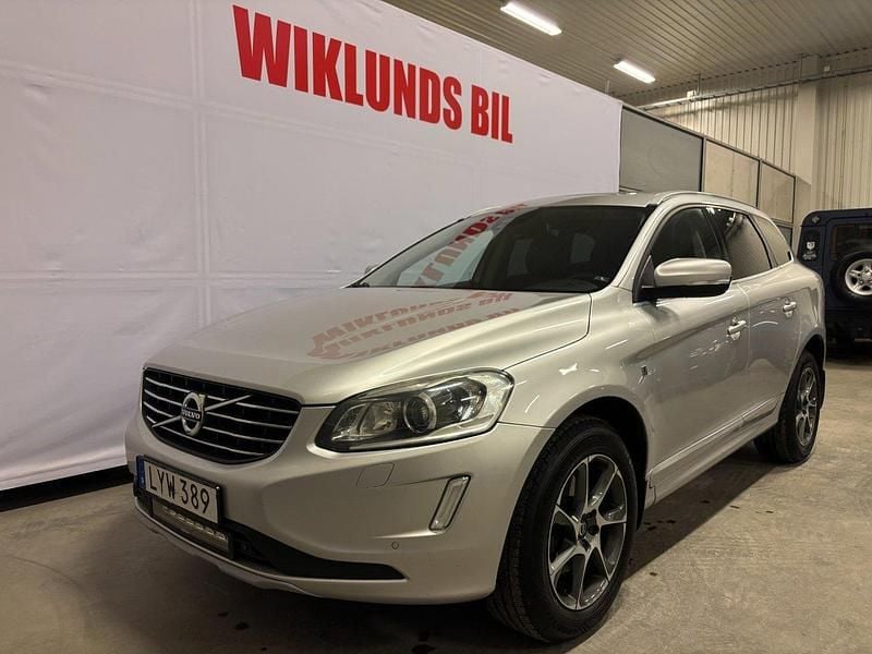 Silver Begagnad 2015 Volvo XC60 Ocean Race SUV | 189 900 kr (Marknadspris) - Bild 1/4
