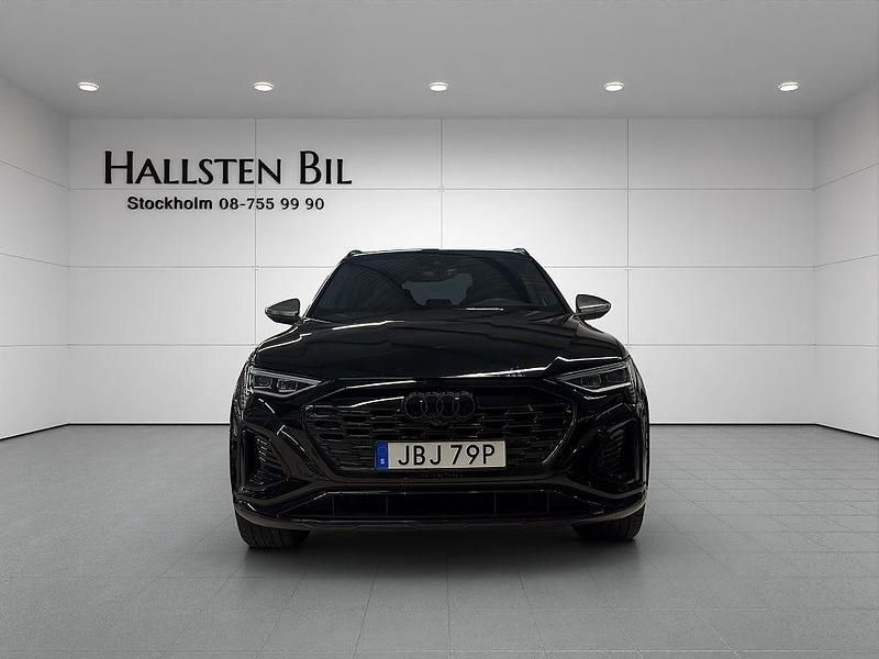 Begagnad Audi SQ8 e-tron S-Line 369 kW (503 HK) 2023 Svart metallic SUV
